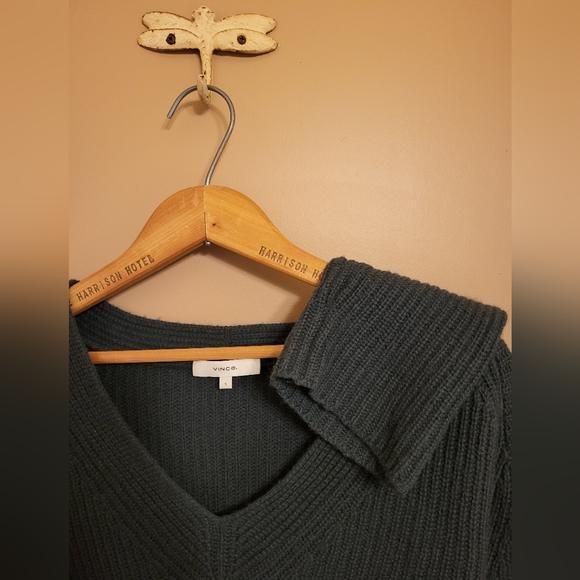 Vince. Wool and cashmere deep V neck sweater. Forest green. S/M - Picture 2 of 7